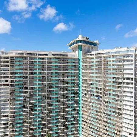 One Bedroom Discovery Bay Condos With Kitchen, Free Wifi & Amazing Views
